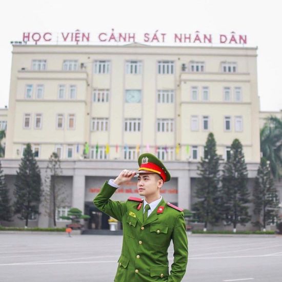 Bộ đội công an đi chợ giúp dân cực dễ thương qua nét vẽ của bạn trẻ  Tin  nổi bật  Việt Giải Trí